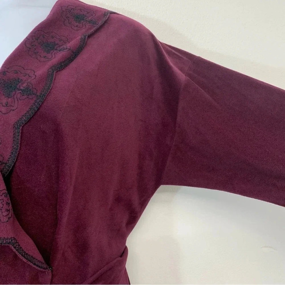 Vanity Fair Fleece  Robe Large House Coat Purple Pockets Embroidery Belt Vintage - Picture 4 of 13